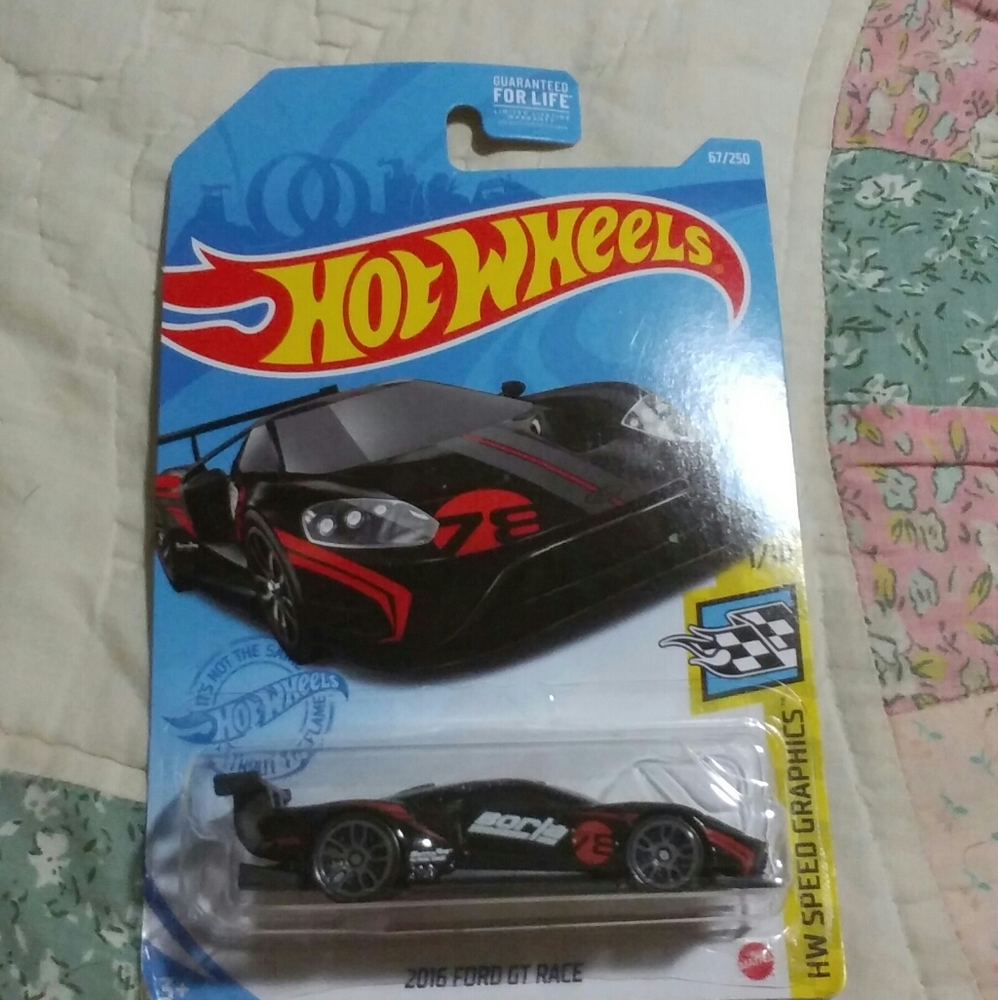 Nwt hotwheel 2016 Ford GT race car